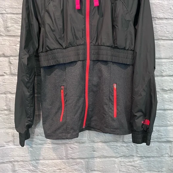 The North Face Women’s Medium Grey & Pink Sanctuary Wind Breaker Jacket - Picture 5 of 12